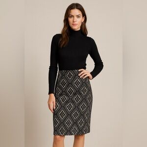 Lace pencil skirt size medium‎ NWT